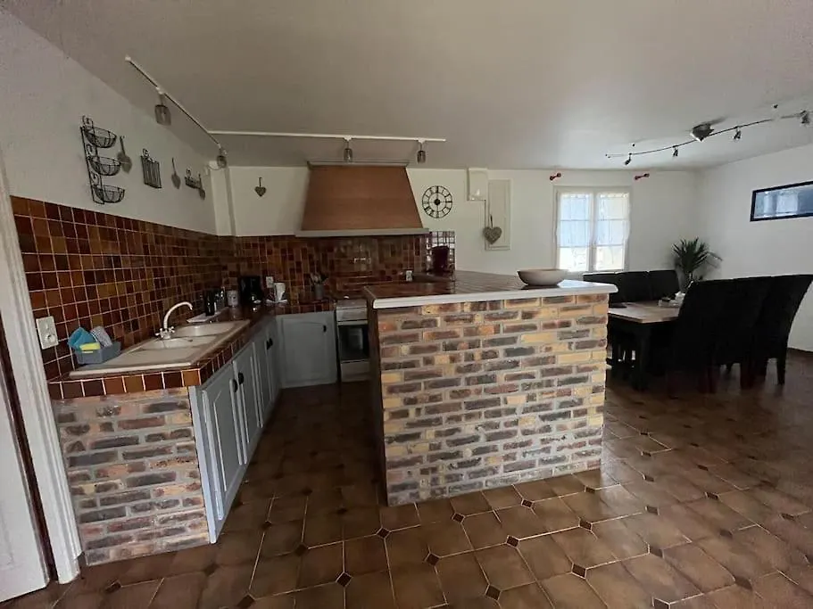 Gite La Villemain Saint-Broladre Holiday home